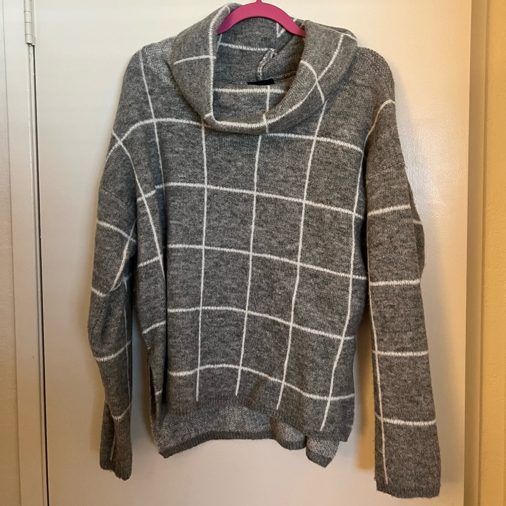 Vici Lumière On the Grid Turtleneck Sweater - Grey - Size Medium
